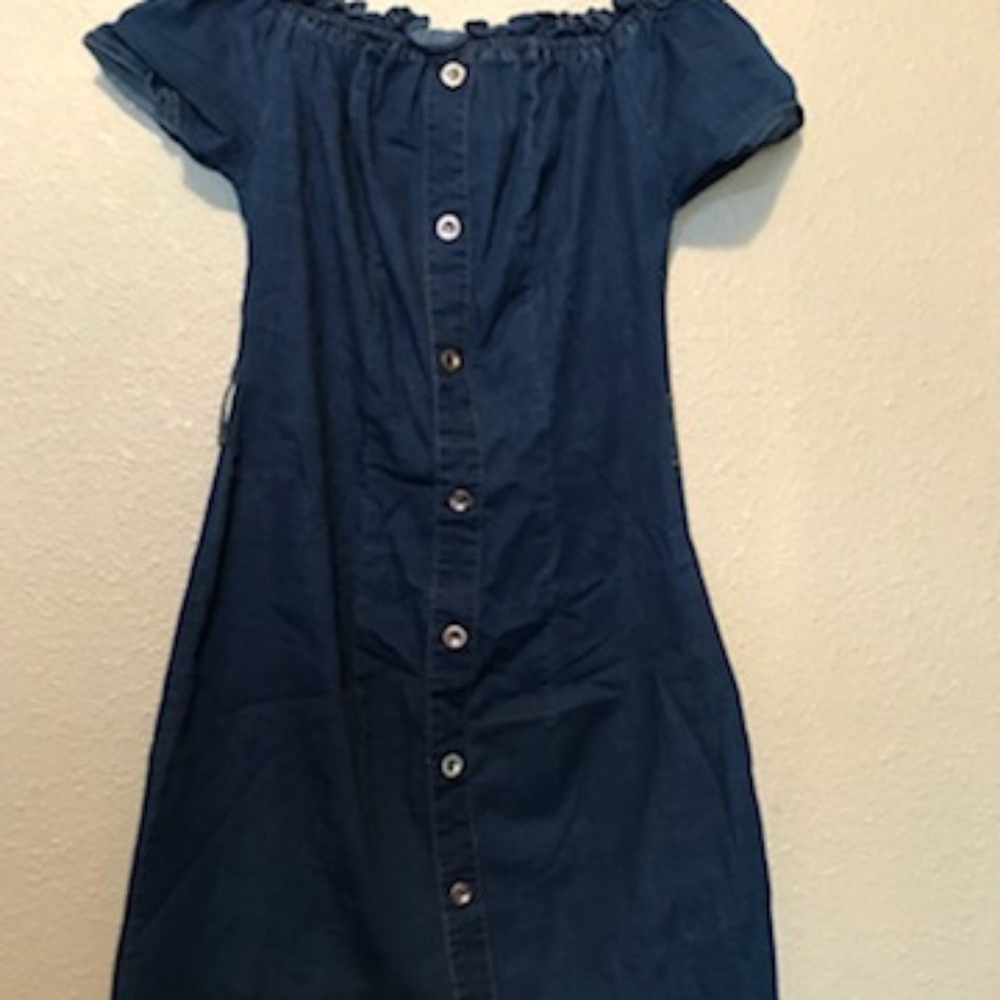 Cloths - Picture 3 of 12